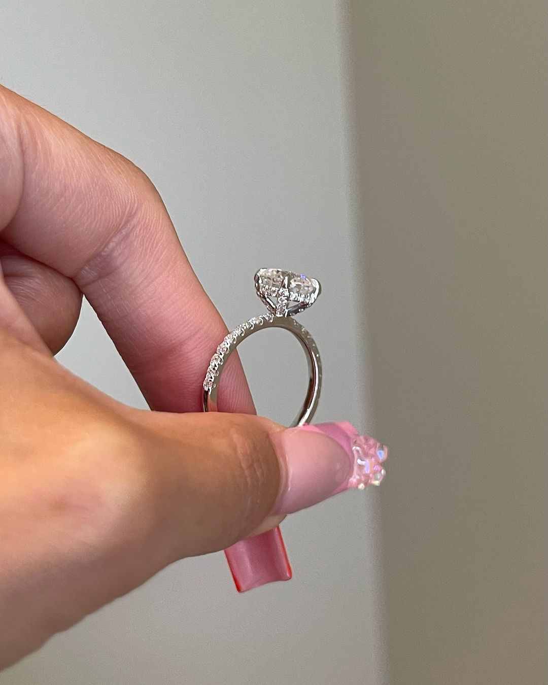 2 ct Round with pavè