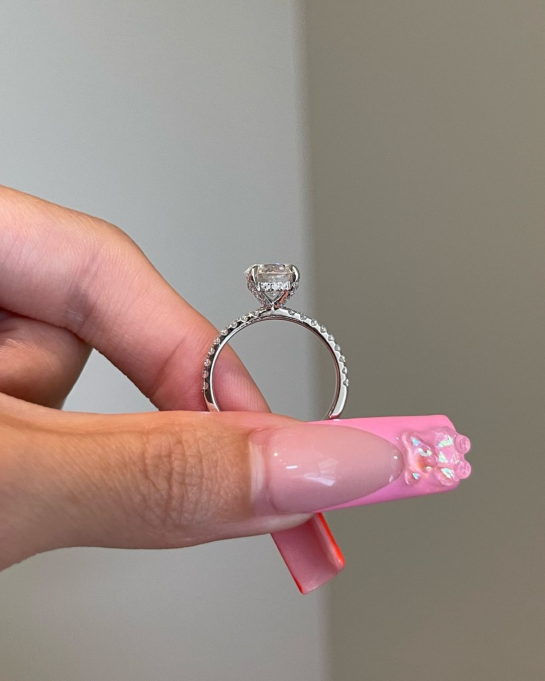 2 ct Round with pavè
