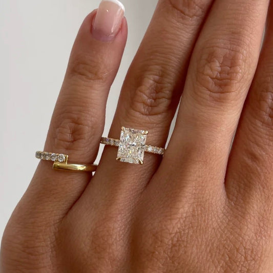 2 ct Radiant Ring with hidden halo and a pavè