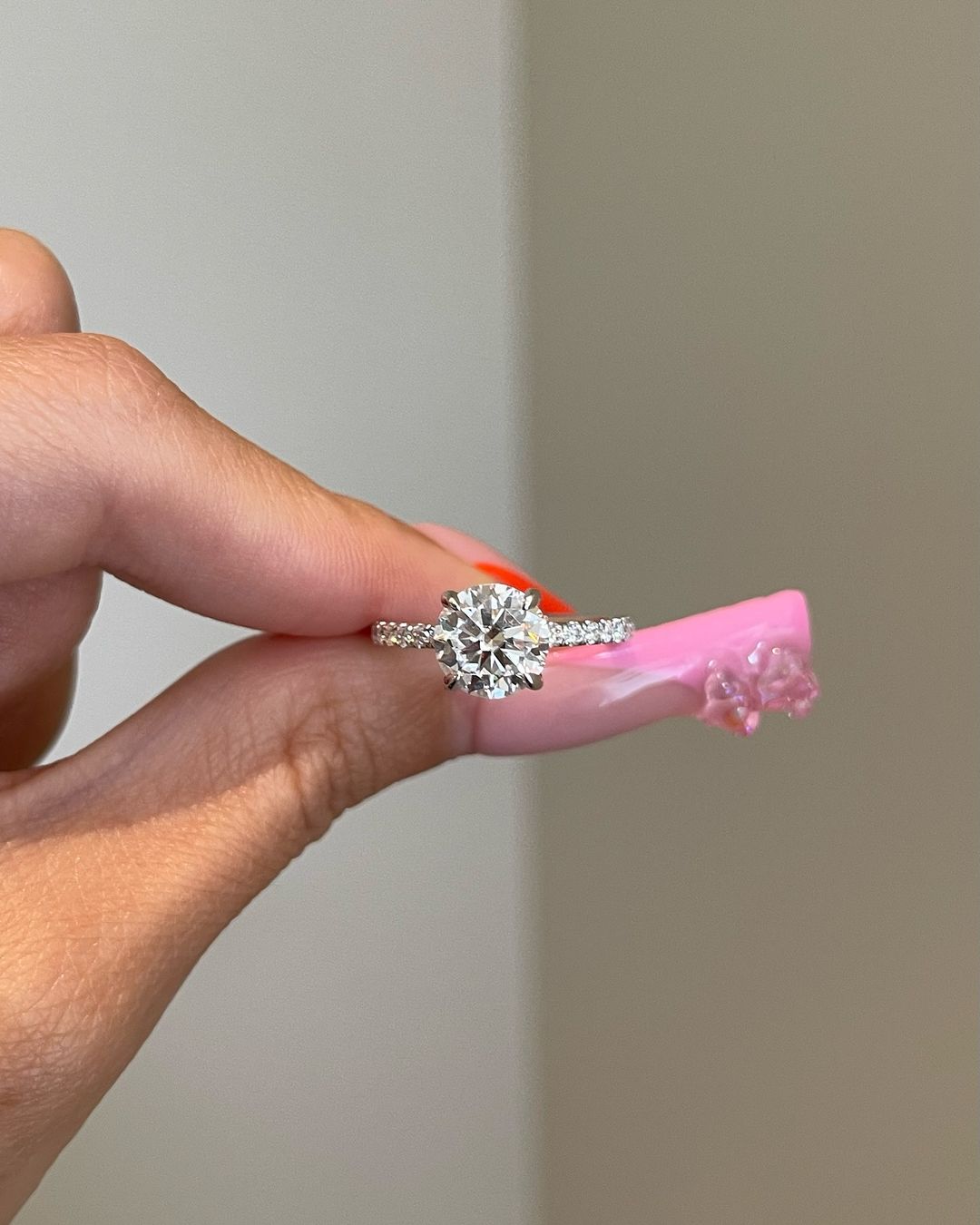 2 ct Round with pavè